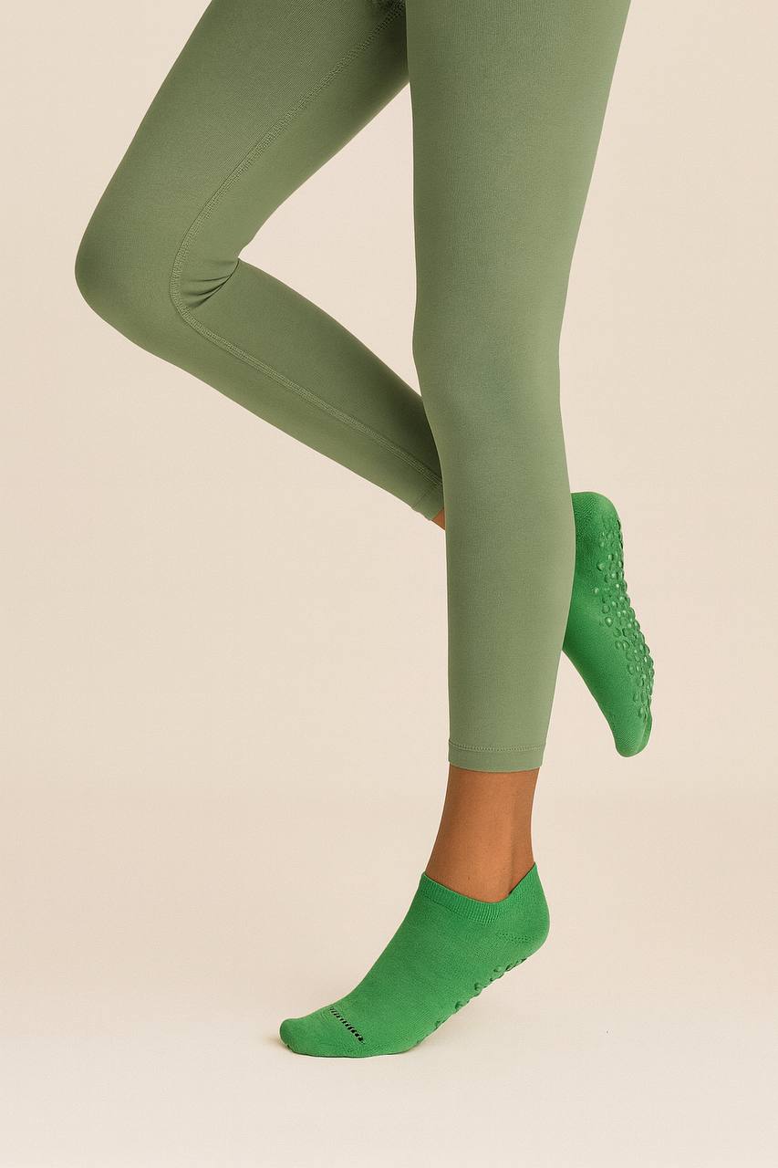 Women’s Anti-Slip Sports Socks with ABS Grips – Yoga & Fitness Cotton Socks